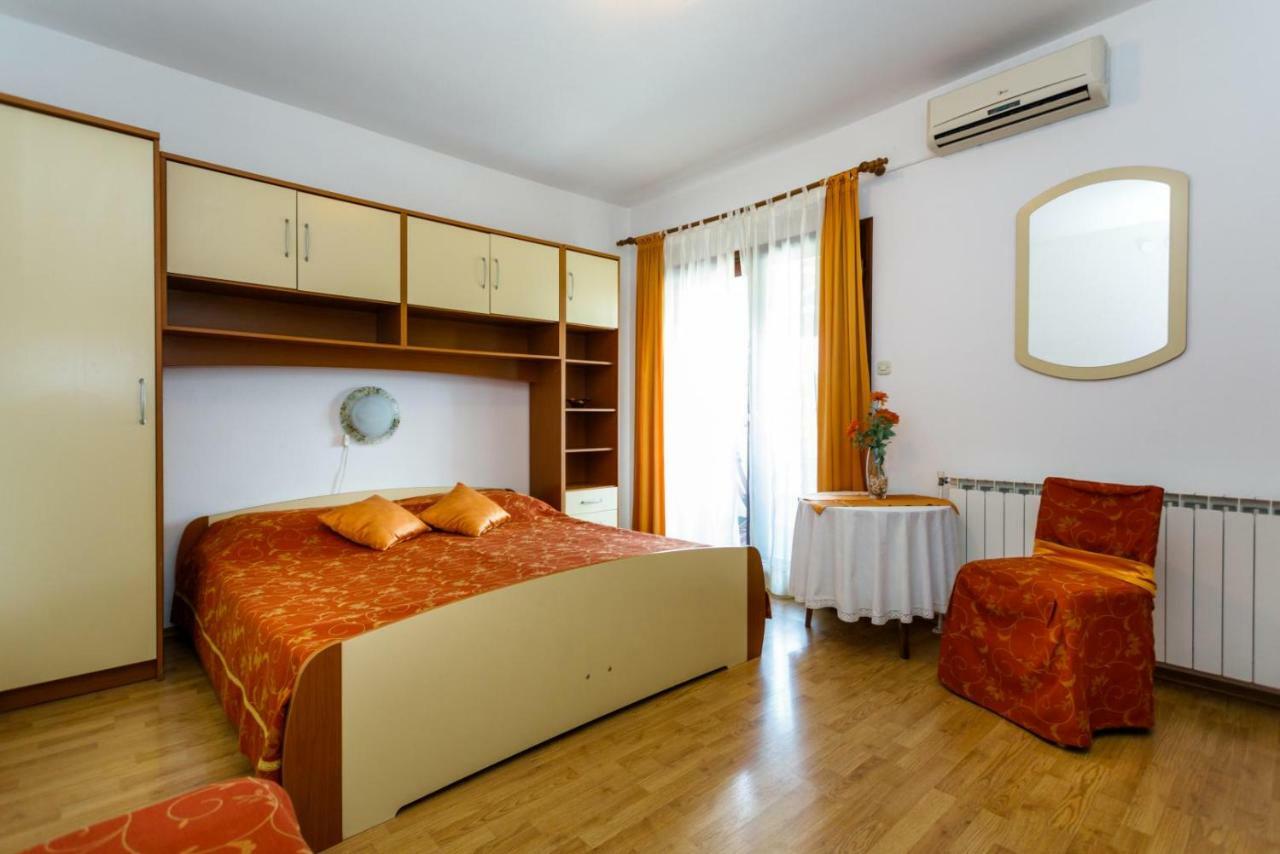 Rooms Mimi Krk Town Εξωτερικό φωτογραφία