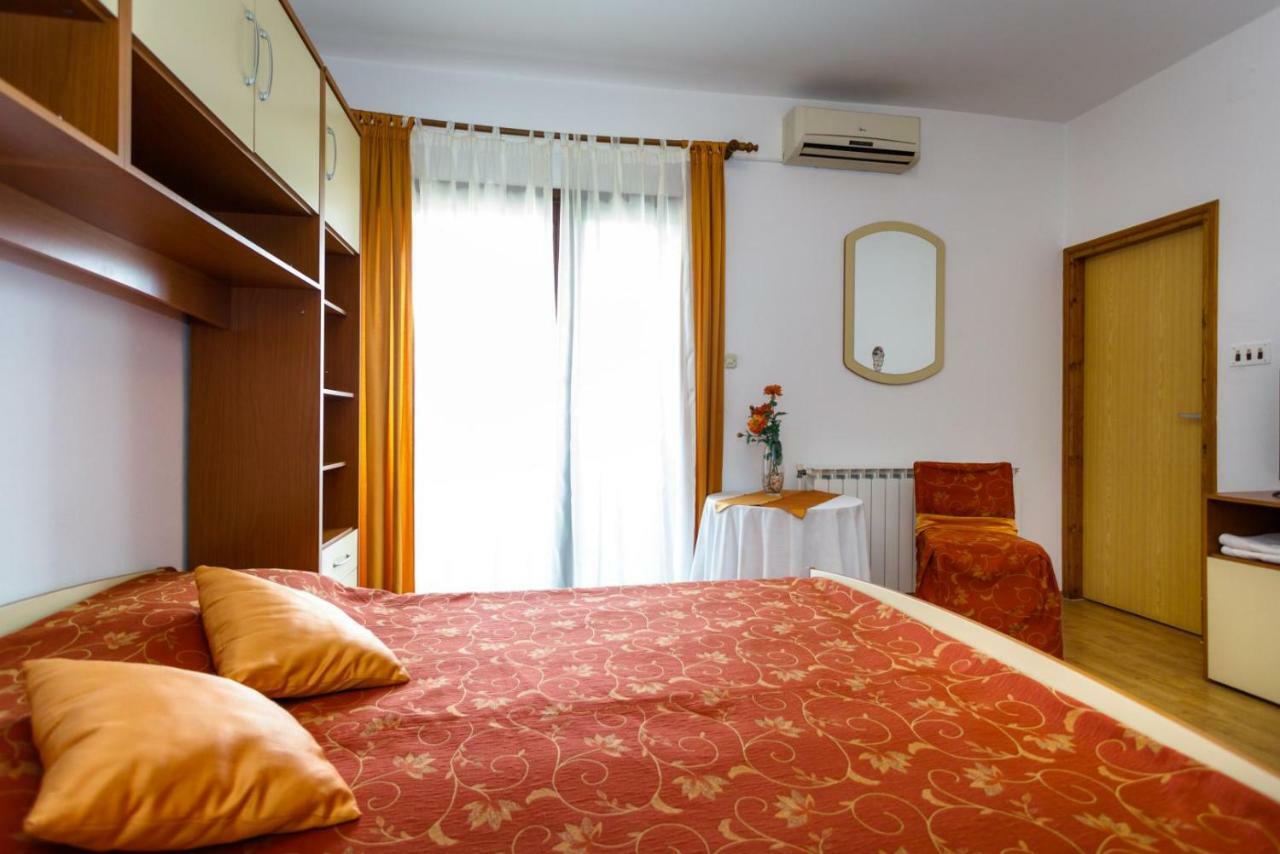 Rooms Mimi Krk Town Εξωτερικό φωτογραφία