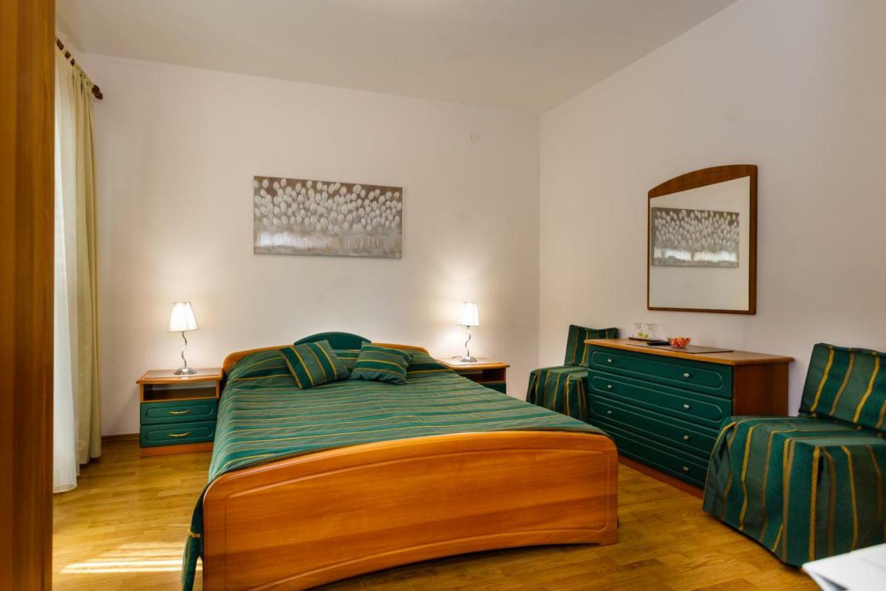 Rooms Mimi Krk Town Εξωτερικό φωτογραφία