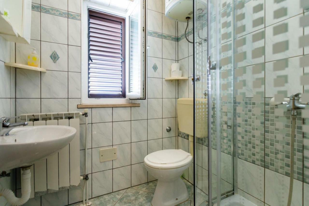 Rooms Mimi Krk Town Εξωτερικό φωτογραφία