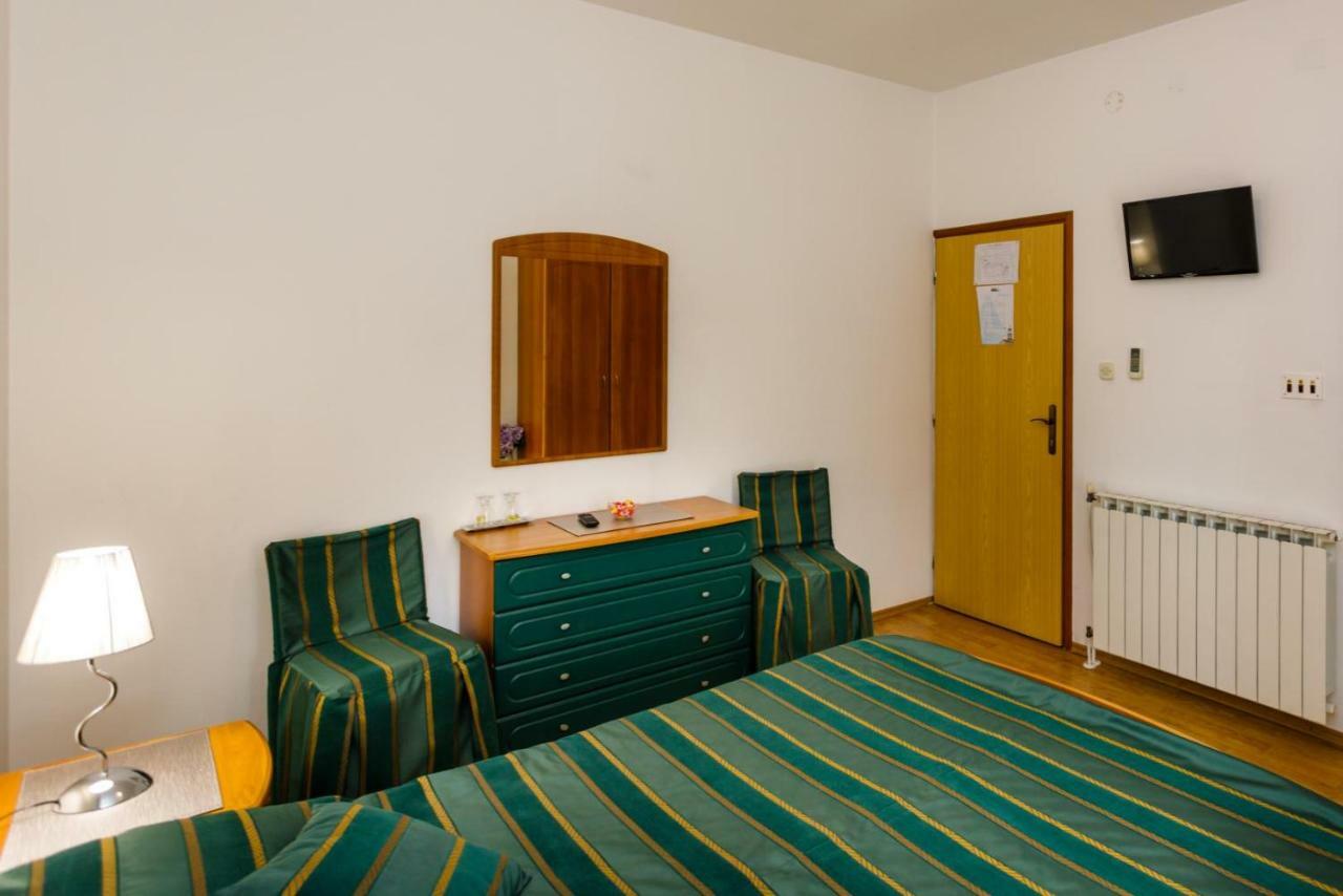 Rooms Mimi Krk Town Εξωτερικό φωτογραφία
